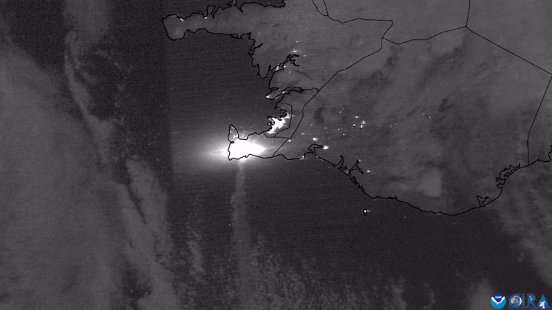 Day-Night Band imagery of the ash plume and light from a volcanic eruption on Iceland’s Reykjanes Peninsula as seen from NOAA’s JPSS satellites on Nov. 21, 2024.