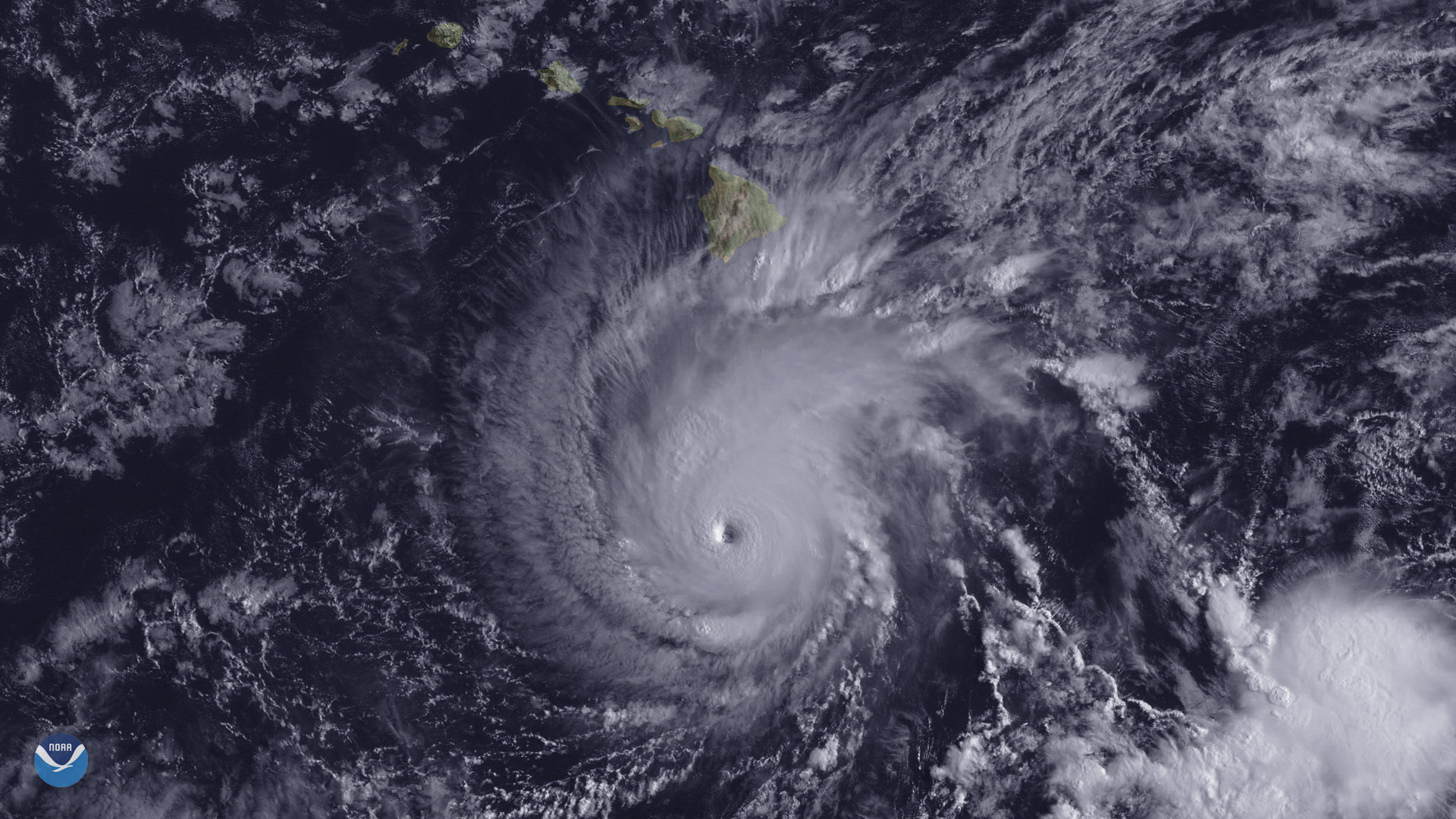 Major Hurricane Lane Approaches Hawaii
