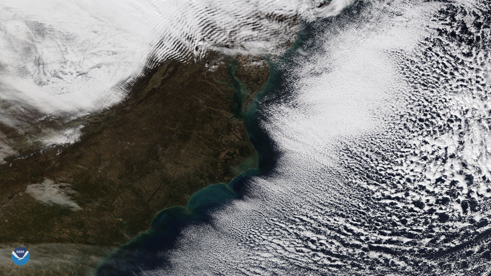 Cloud Streets and Gravity Waves in the Mid-Atlantic