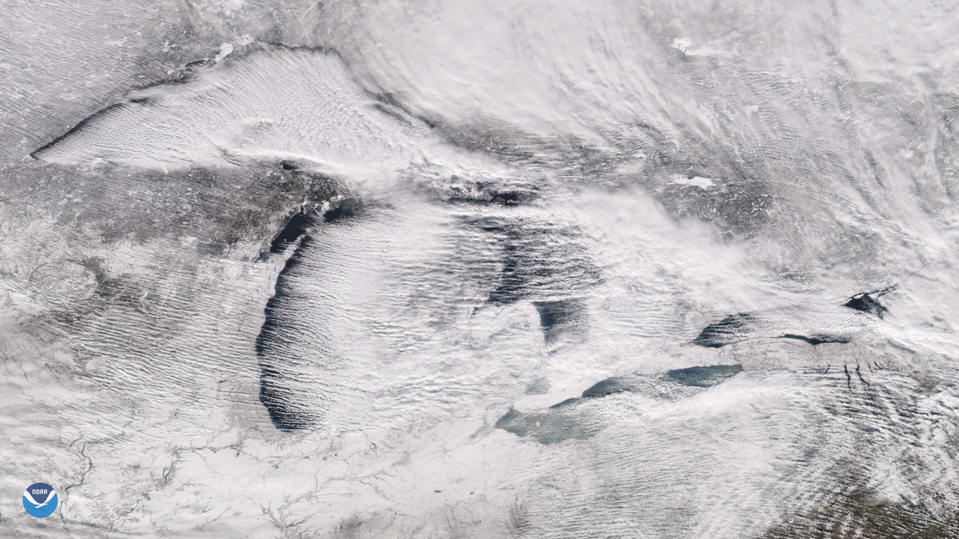 "Cloud Streets" Over the Great Lakes