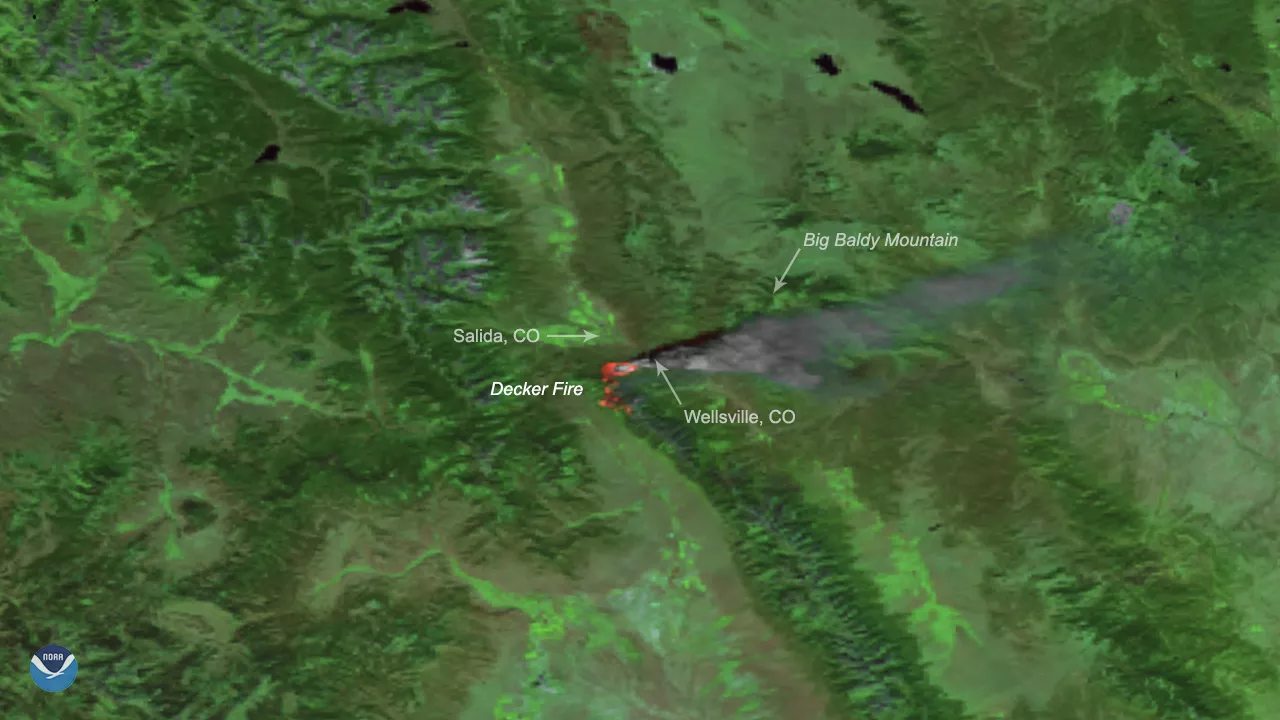 Suomi NPP imagery shows the Decker Fire in Colorado.