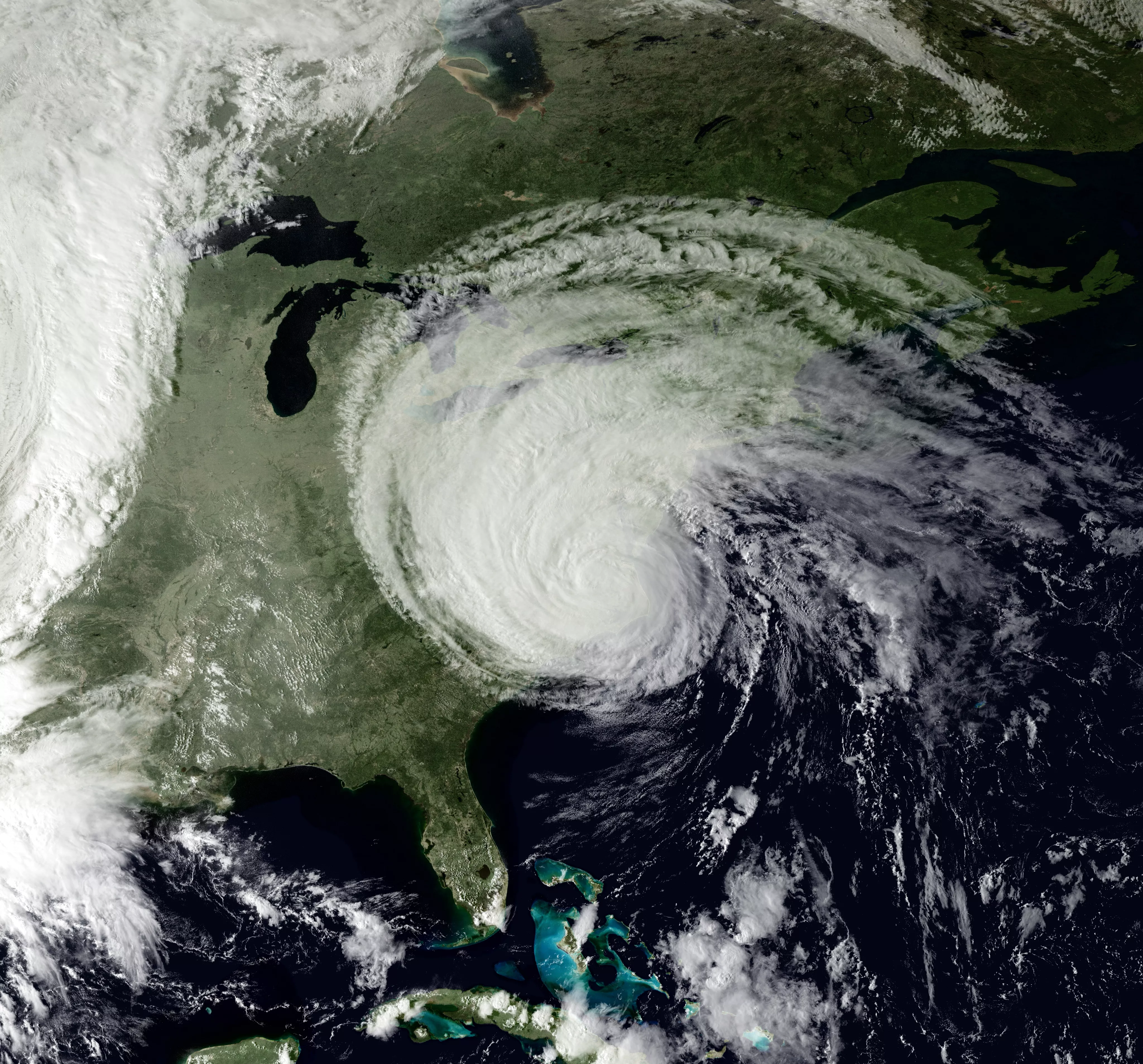 Hurricane Isabel coming ashore in North Carolina