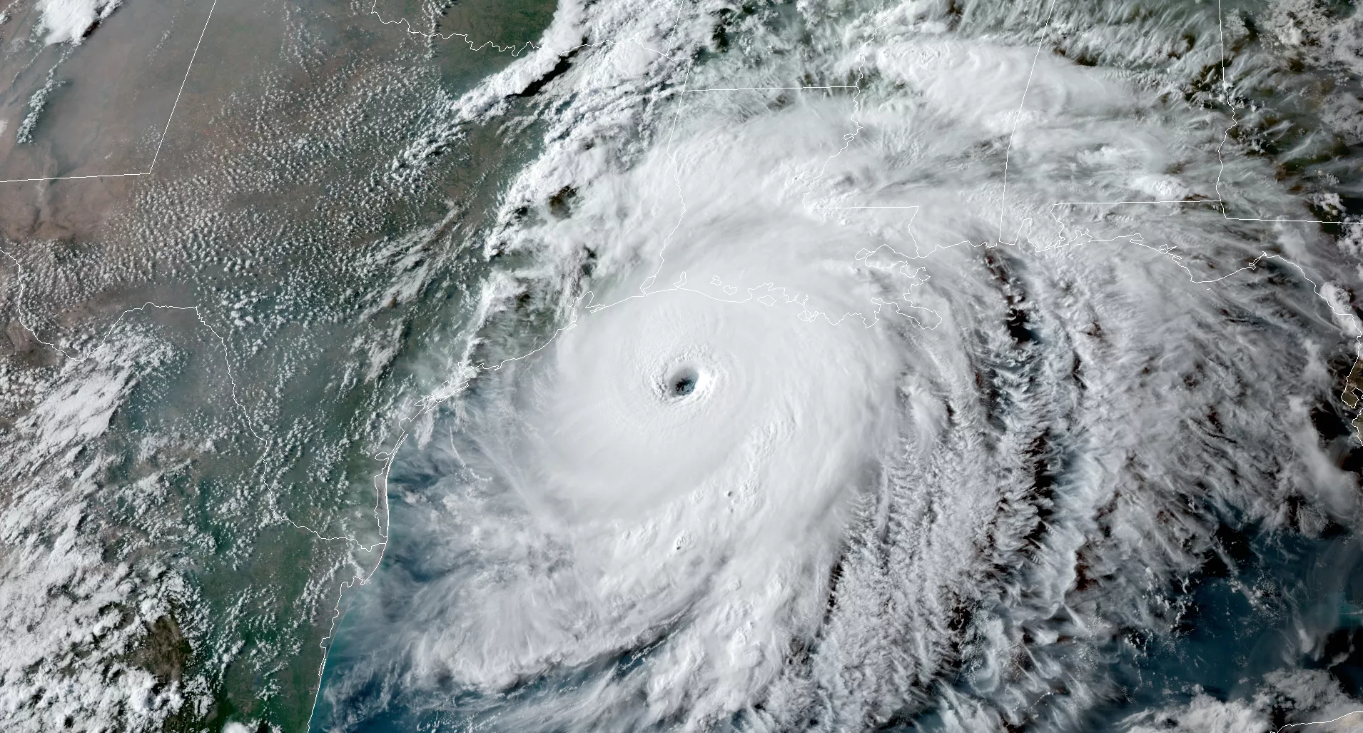 Geo color satellite image of hurricane laura