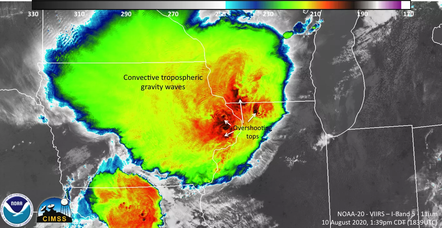 Derecho in sandwich imagery, spanning from South Dakota to Ohio.